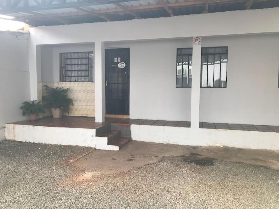 Casa Com 2 Quartos Agradaveis Com Ar Condicionado Фос-ду-Игуасу Экстерьер фото