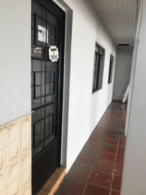 Casa Com 2 Quartos Agradaveis Com Ar Condicionado Фос-ду-Игуасу Экстерьер фото
